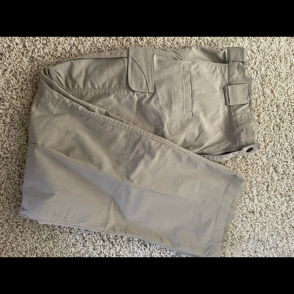 5.11 tactical cargo pants. 34/30
